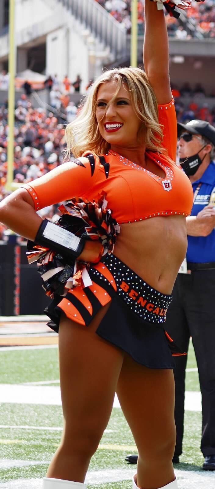 A cheerleaders for the Cincinnati Bengals cheers during a game News  Photo - Getty Images