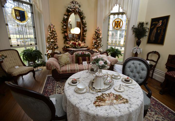 DURKEE MANSION XMAS