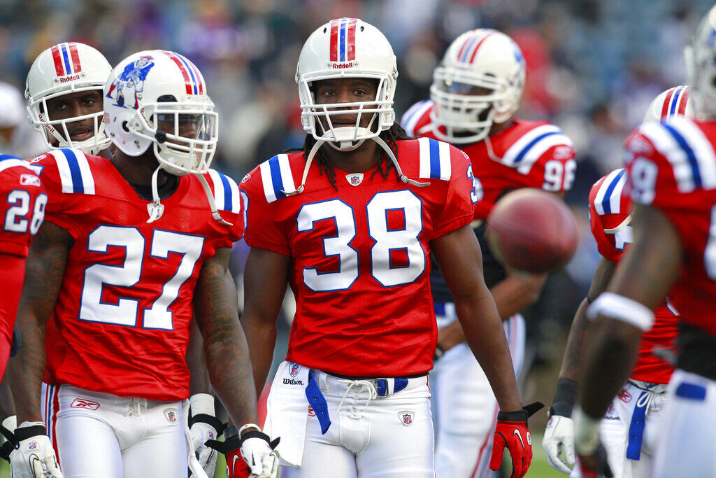 New England Patriots safety Sergio Brown (31) charges up field