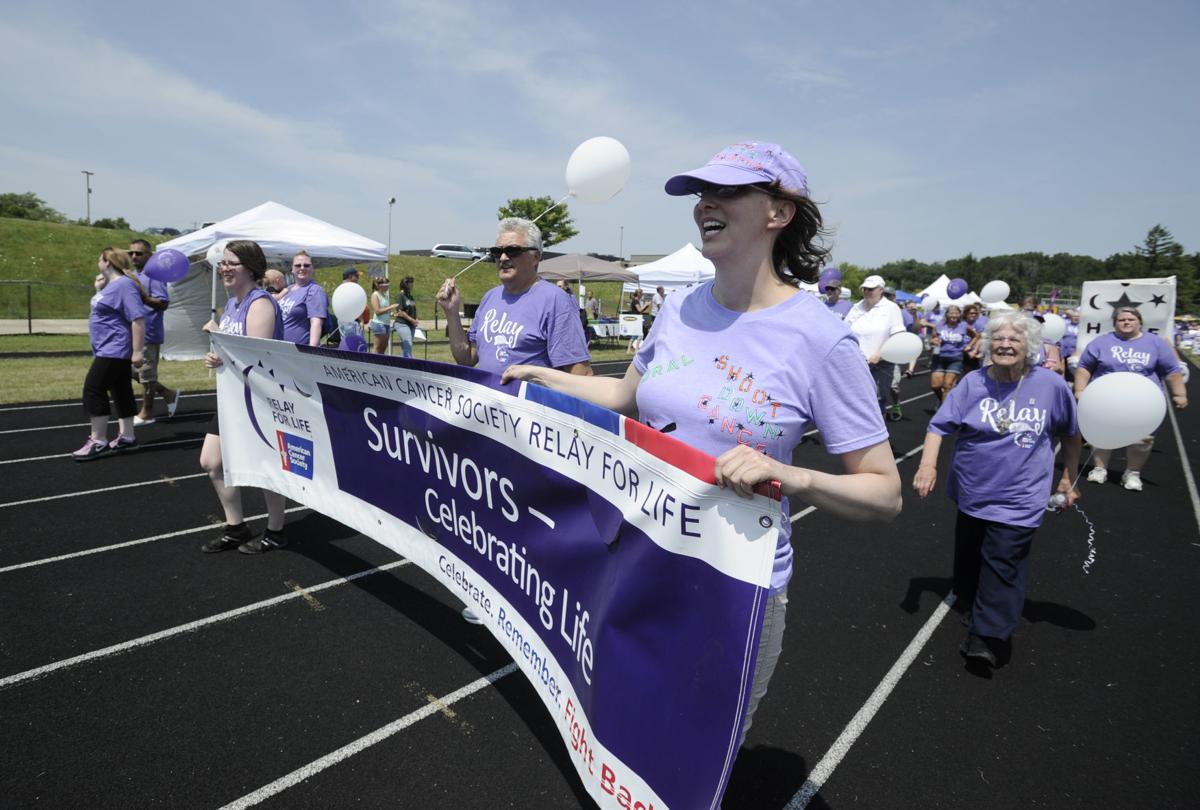 Hundreds Walk To Raise Money For Cancer Research Local News Kenoshanews Com