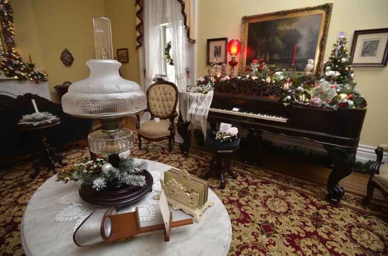 DURKEE MANSION XMAS