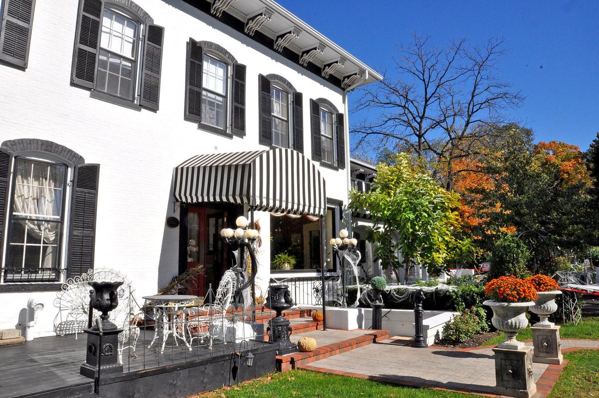 Paranormal Researchers Report Hauntings Inside Lake Geneva S Historic Maxwell Mansion Local News Kenoshanews Com
