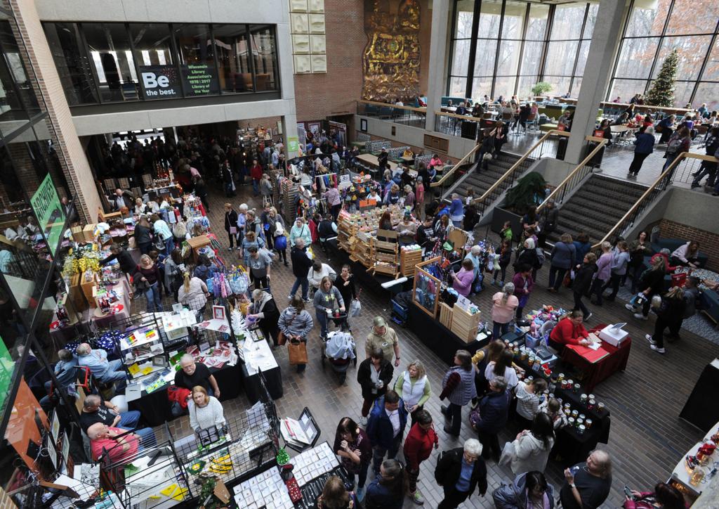 Thousands Attend Uw Parkside S Annual Crafts Fair Local News Kenoshanews Com