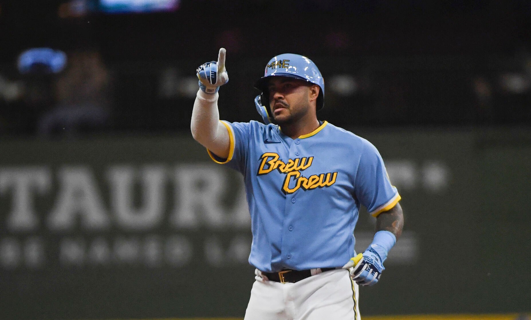 Brewers Taking to the field in new uniforms