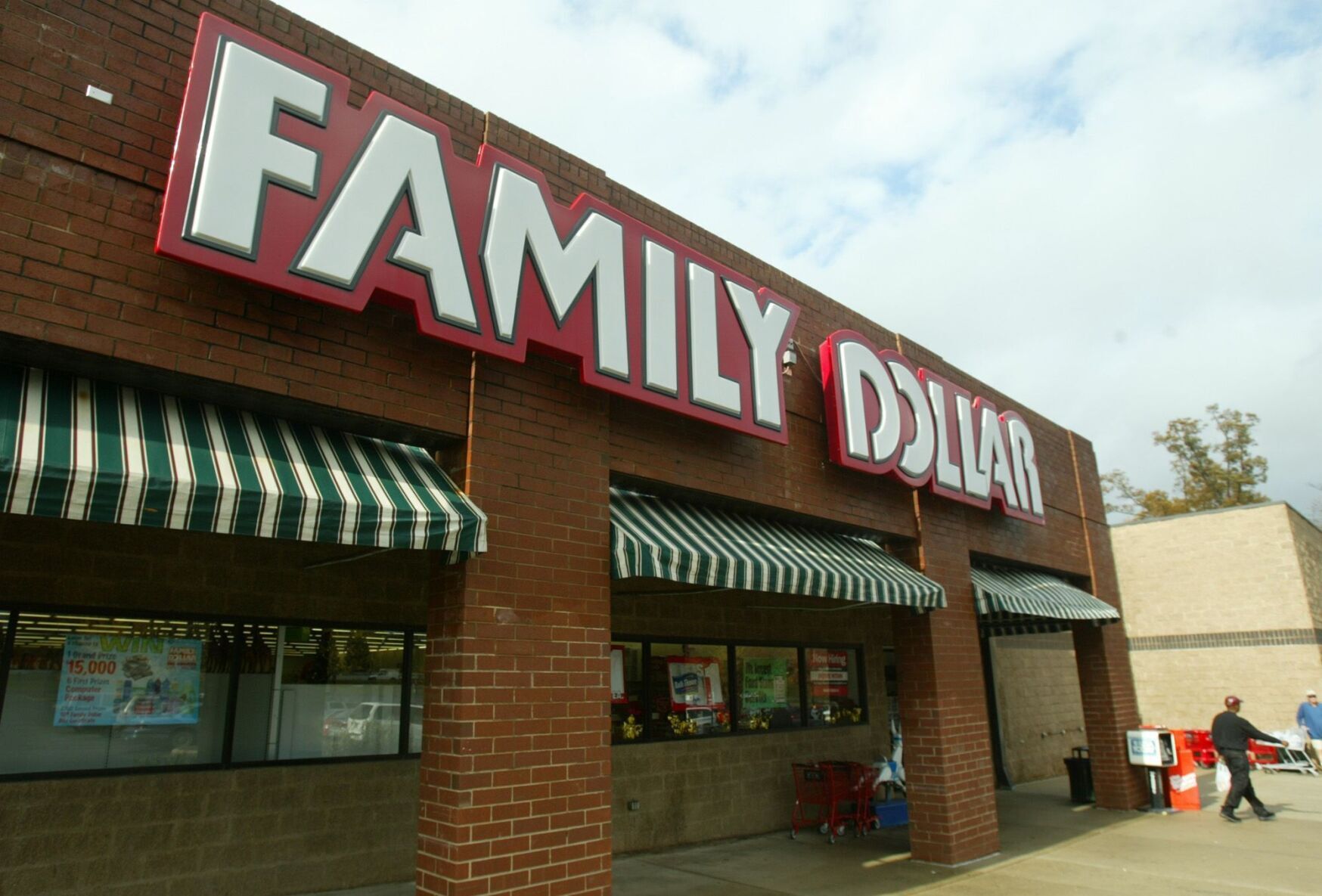 Family Dollar and Dollar Tree to close 1 000 stores