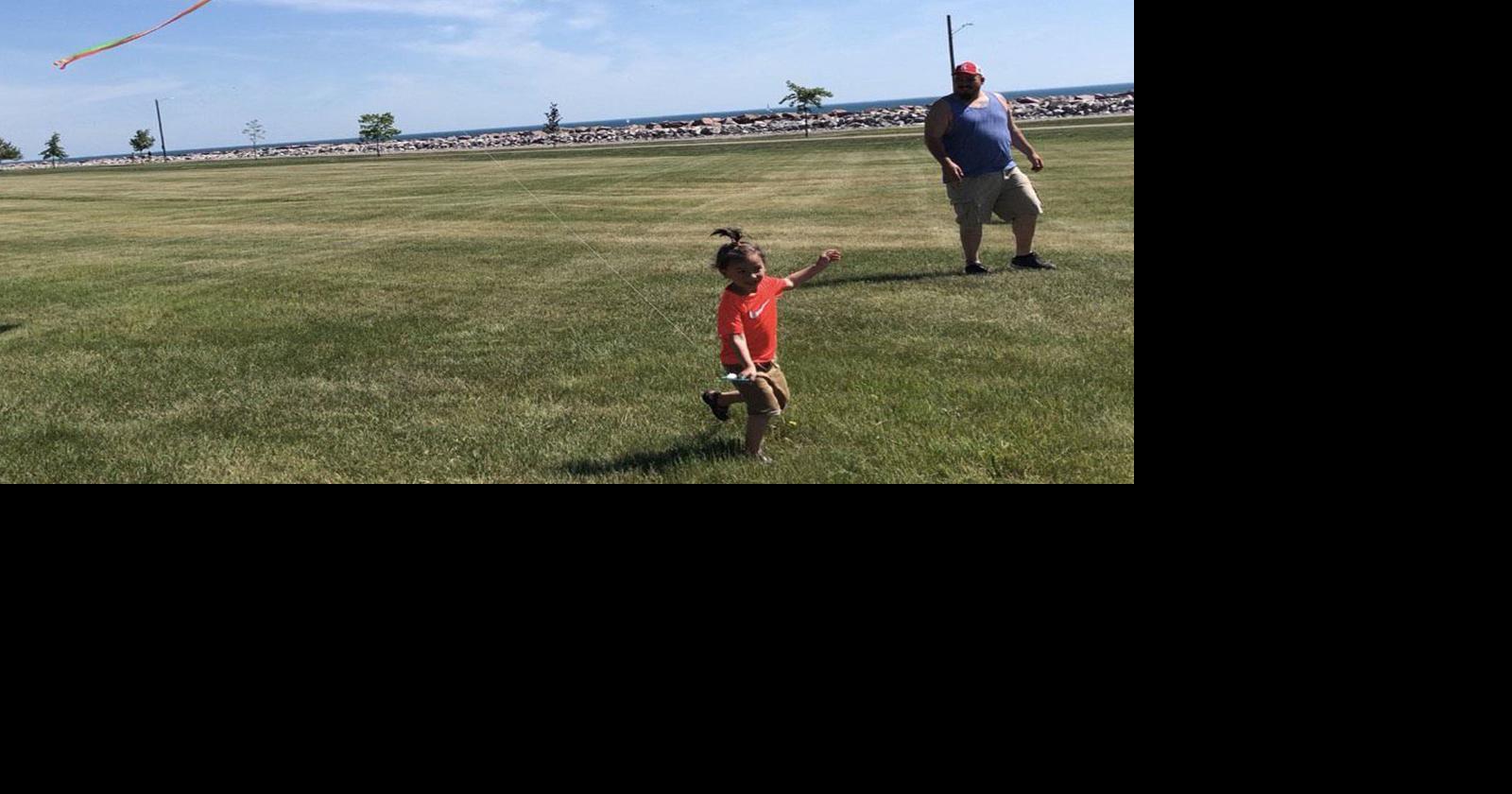 Outta Sight Kite Flight soars back to Kenosha lakefront; festival