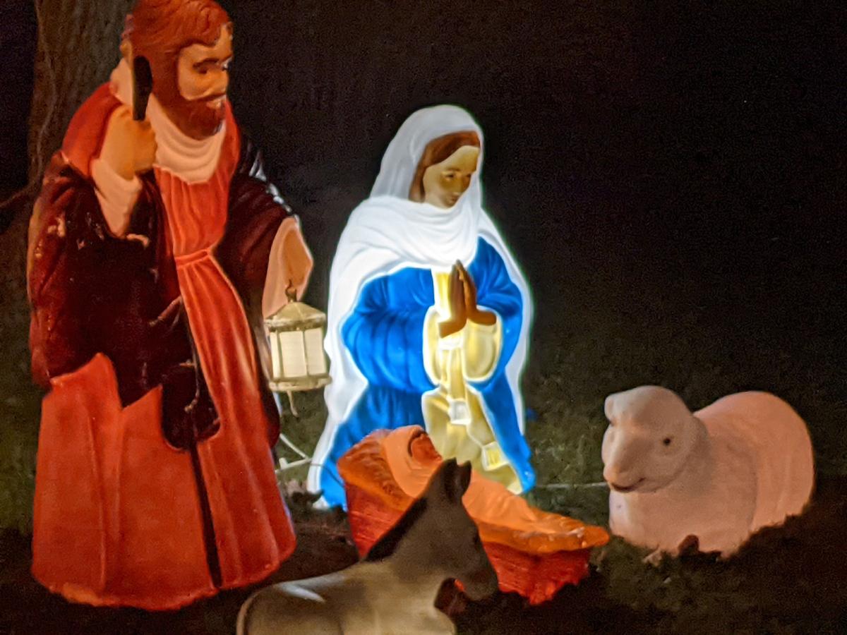 2020 xmas lights White Caps blow molds.jpg