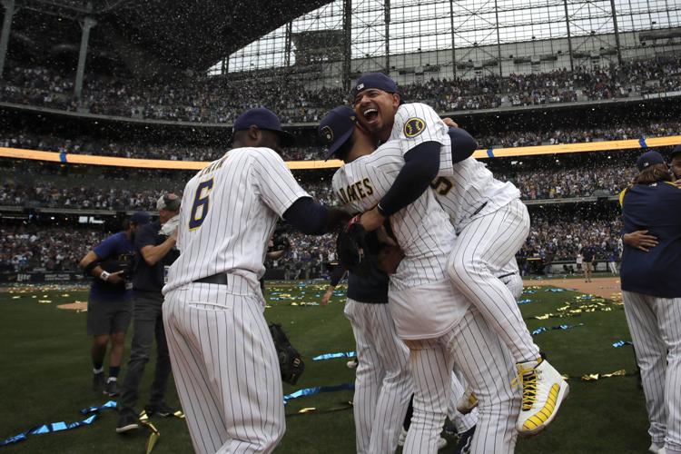 Brewers clinch NL Central championship at American Family Field