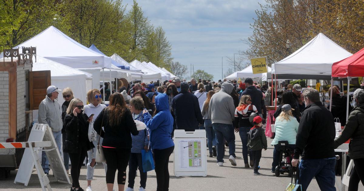 Outdoor farmers market season sees robust return in Downtown Kenosha