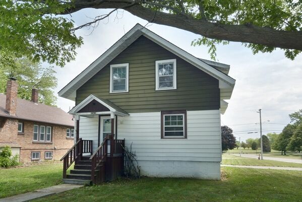 2 Bedroom Home in Zion - $94,900