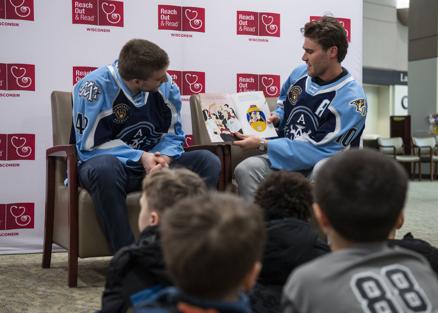 Milwaukee Admirals team up with Aurora's reading program - Vimarsana News