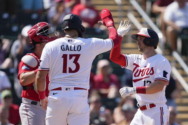 Red Sox survive late-innings comeback by Twins