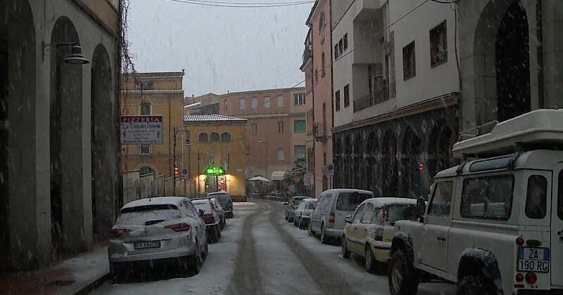Snowfalls, heavy rains and strong winds hit Italy and Spain