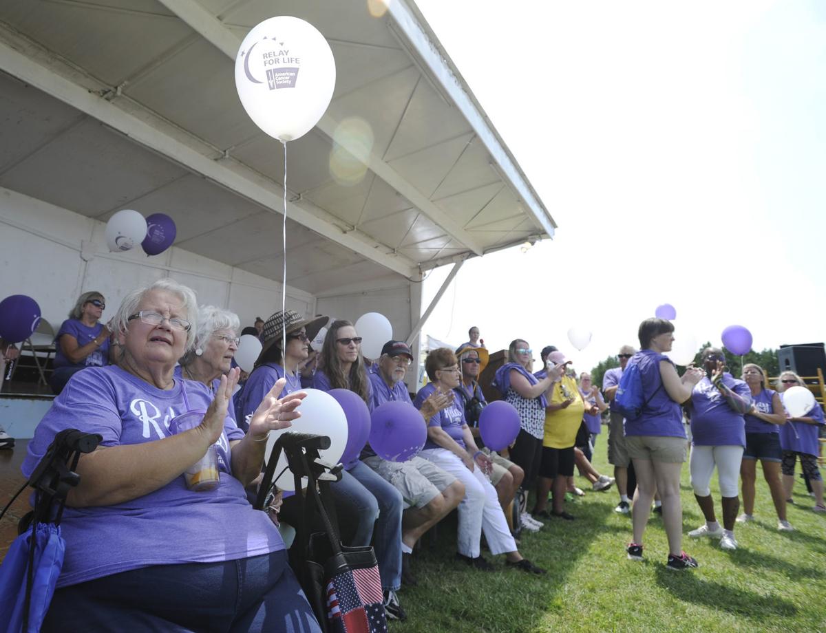 Hundreds Walk To Raise Money For Cancer Research Local News Kenoshanews Com