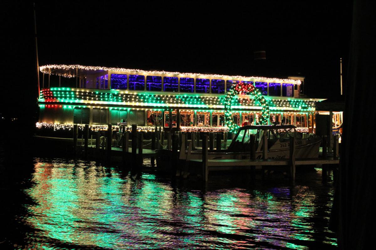 Santa Cruise offered on Geneva Lake Entertainment