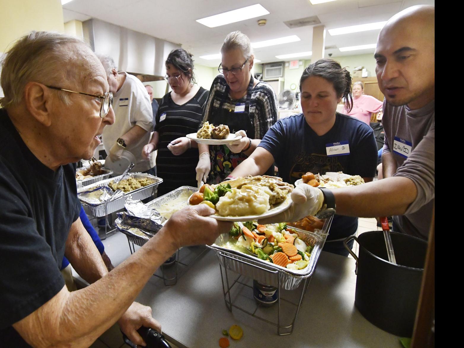 Giant Family Gathers For Thanksgiving Meal At First United Methodist Church Local News Kenoshanews Com