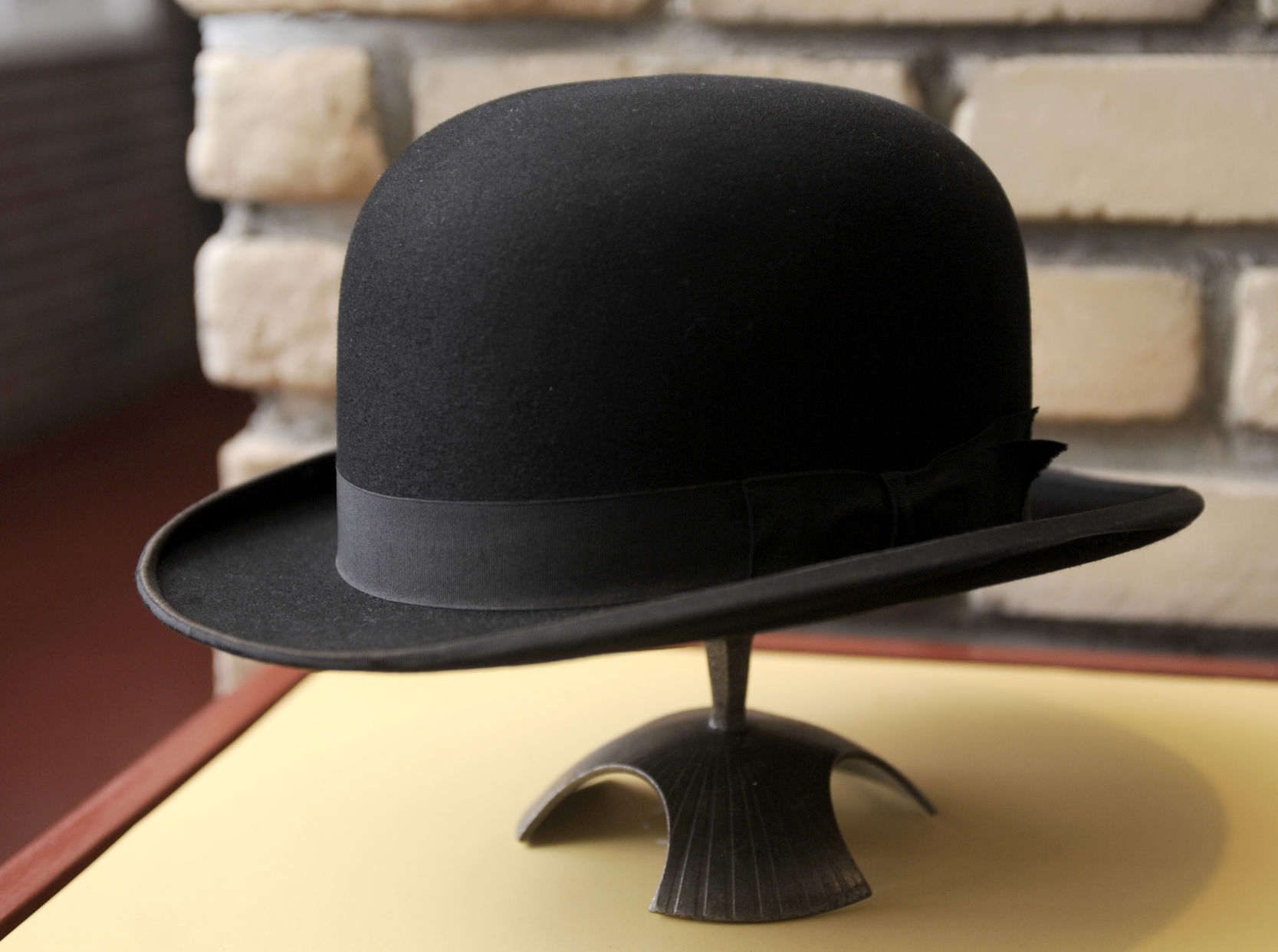 bowler hat definition