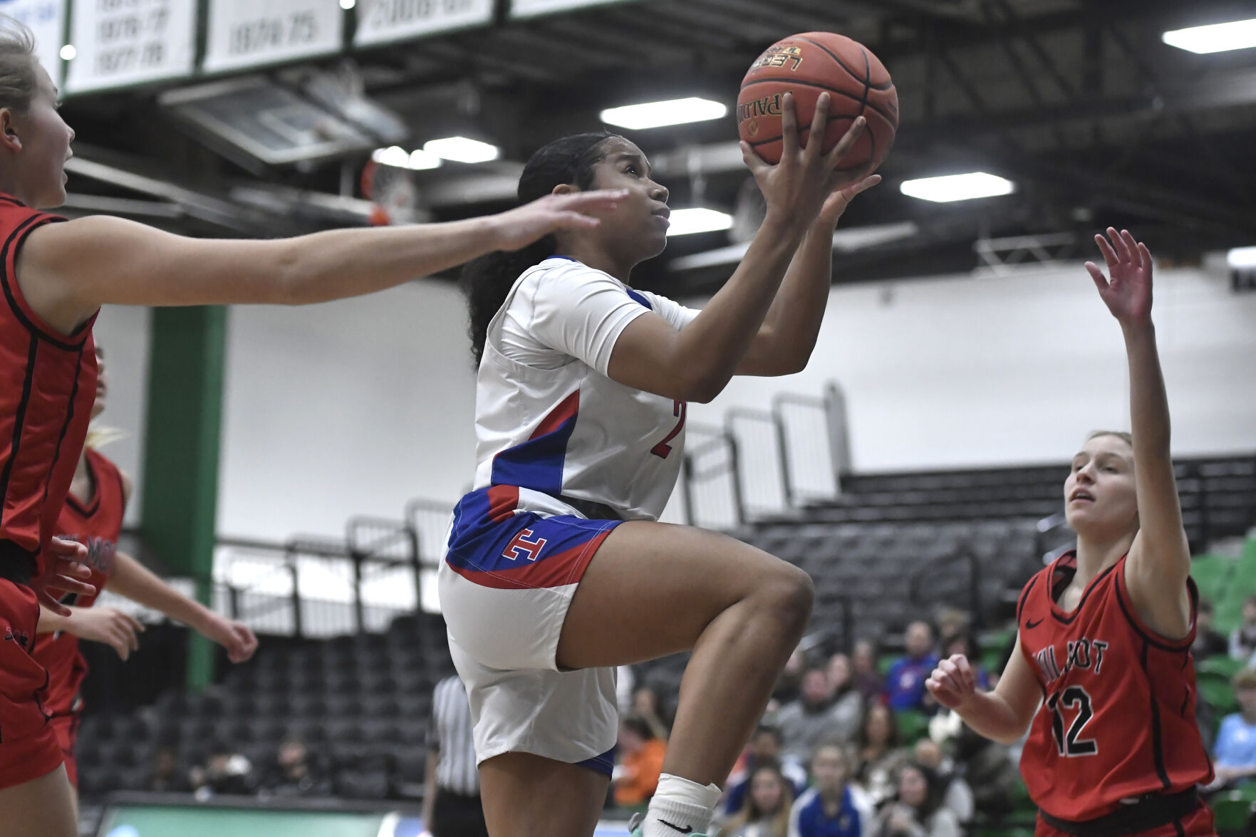 Tremper Girls Basketball Squad Sets Sights on Southeast Conference Title