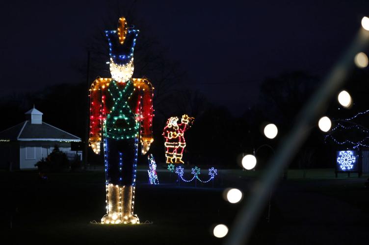 Holiday magic on display at municipal golf course in Kenosha Holiday magic on display at municipal golf course in Kenosha
