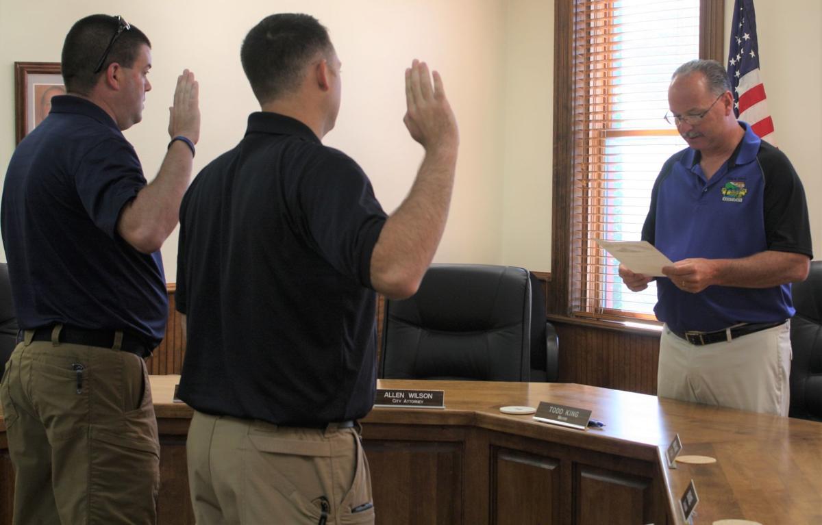 Mayor King swears in new Cadiz police officers