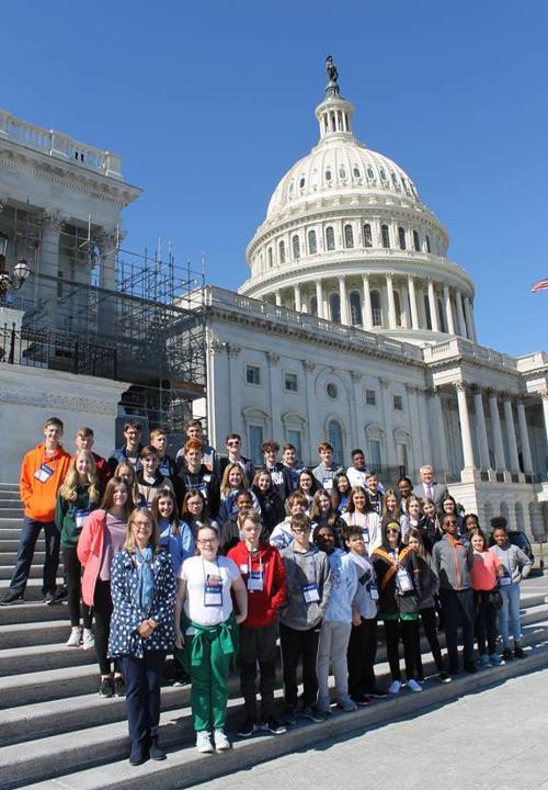 Comer meets with HHS students in D.C.