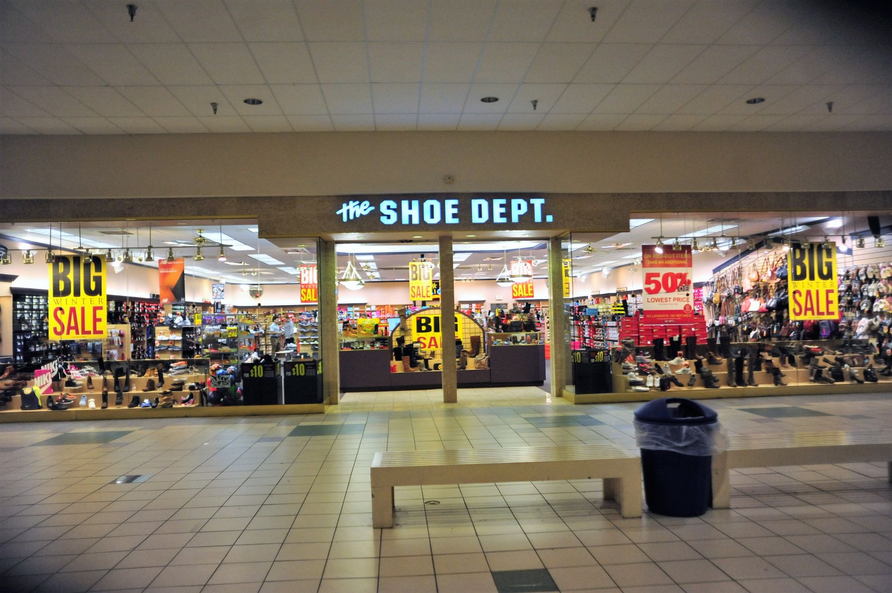 shoe dept in mall