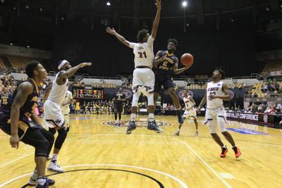 Racers 30 Year Record Streak Ends In Ovc Semis Sports Kentucky New Era