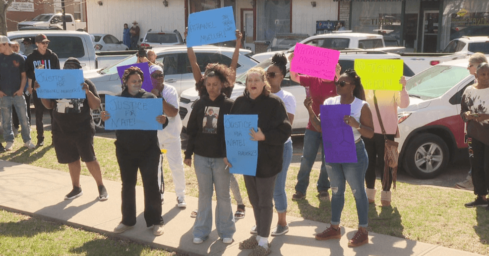 Bowling Green rallies for Nathaniel Mueller amid claims of sheriff's ...