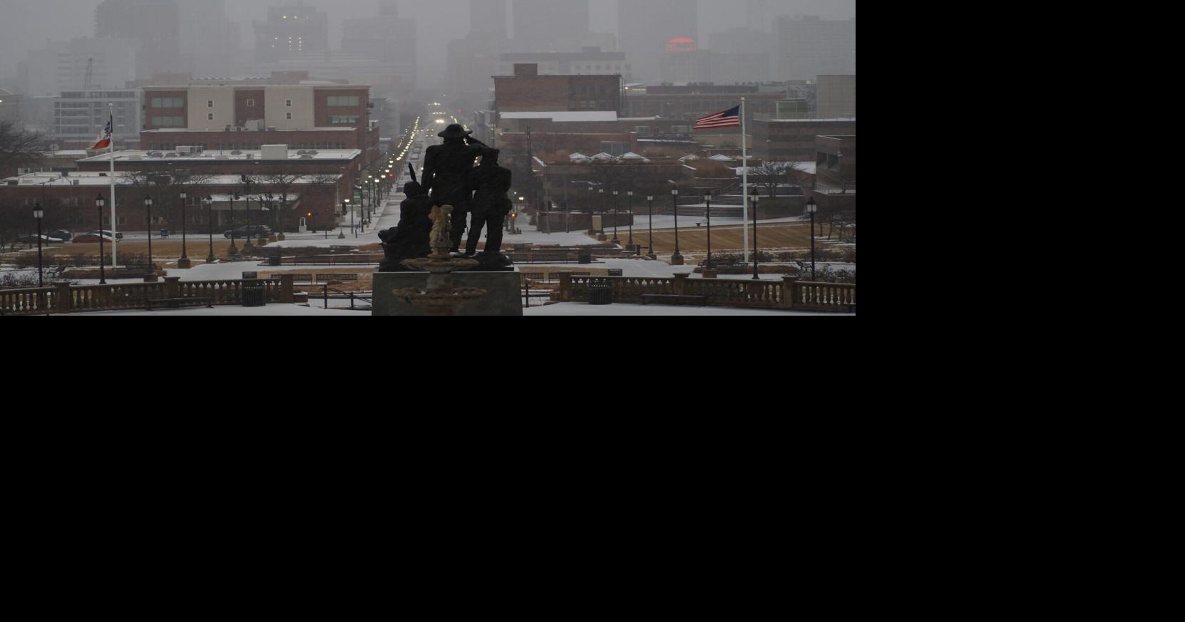 Iowa Senate begins budget action as property tax, eminent domain talks continue