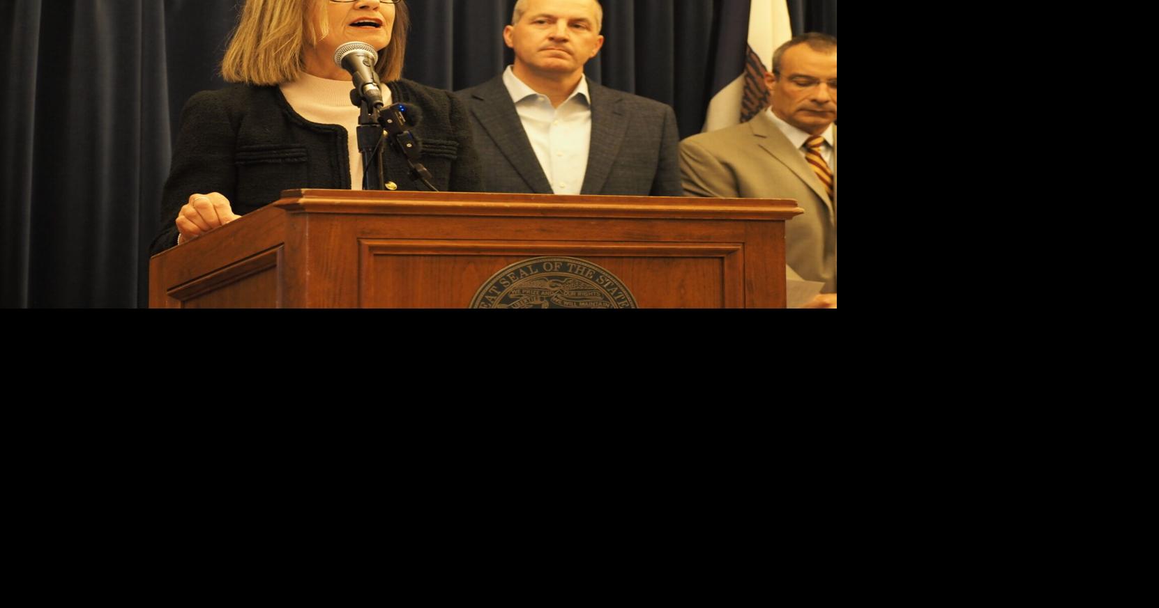 Gov. Kim Reynolds introduces ‘farm to faucet’ water quality package