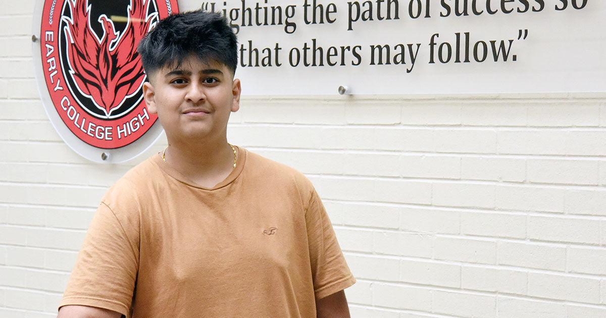 16-year-old graduates with diploma, degree in two years at Early College - Vimarsana News