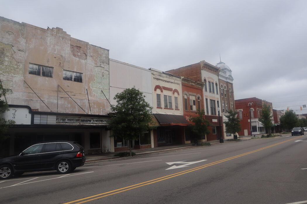 Kinston's historic Paramount Theater to be renovated to former glory