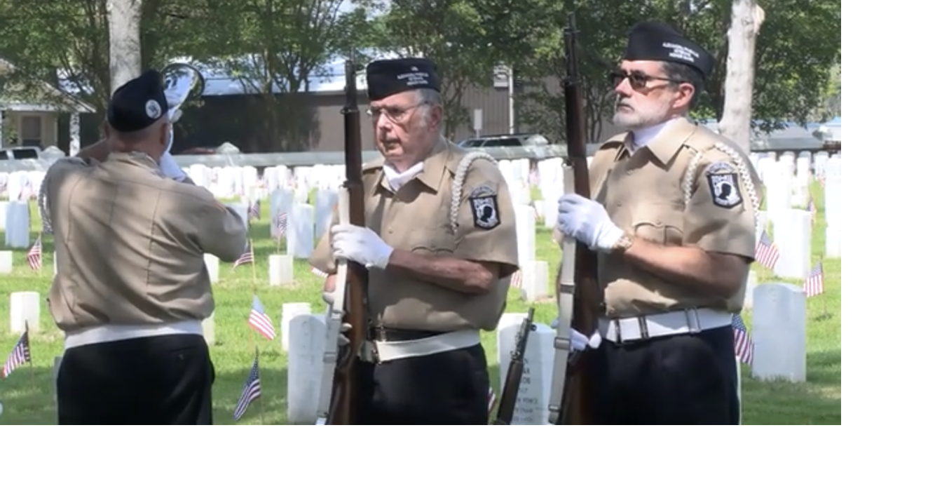 Veterans Remember the Fallen at National Cemetery Memorial Day Service ...