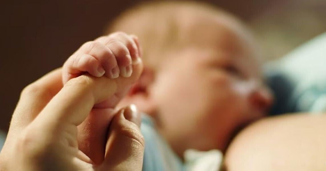 Costa Rica aprueba ley que obliga a empresas a habilitar espacios para lactancia