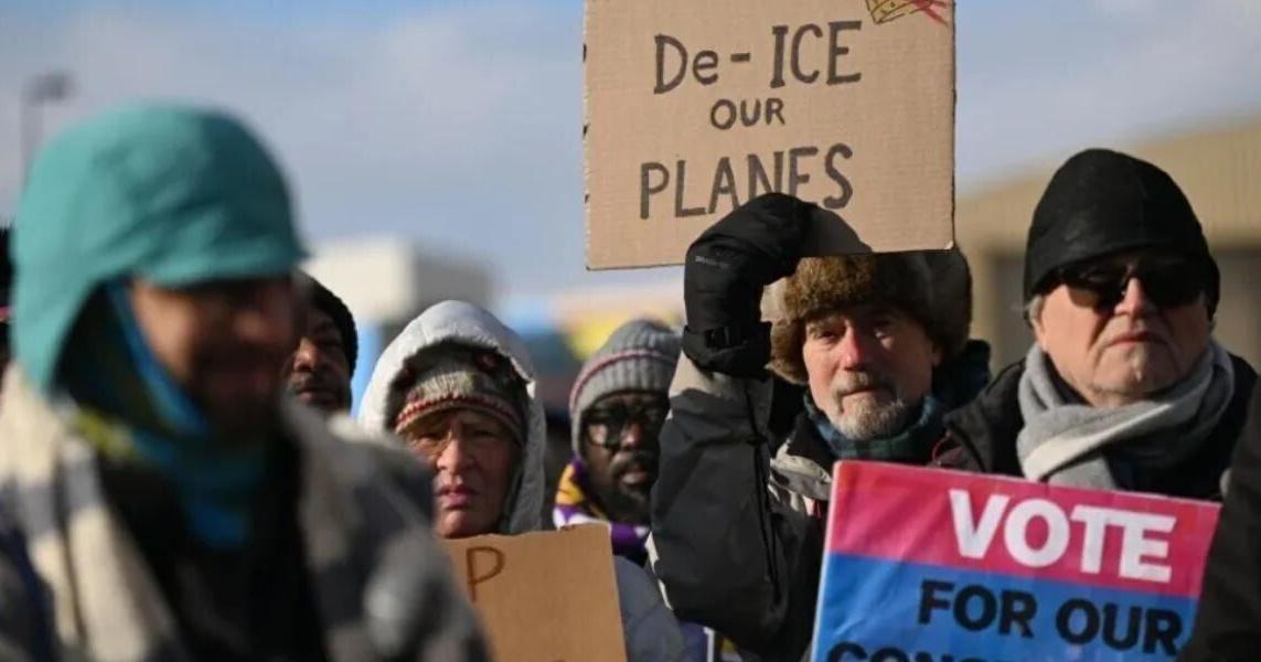 ICE arresta a un salvadoreño y 10 más en operación en Minneapolis