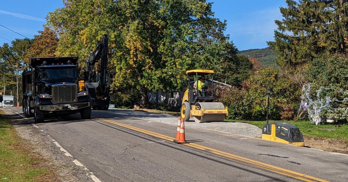 Sidewalk project brings construction to Washington Street in Camden |  Archives | knox.villagesoup.com