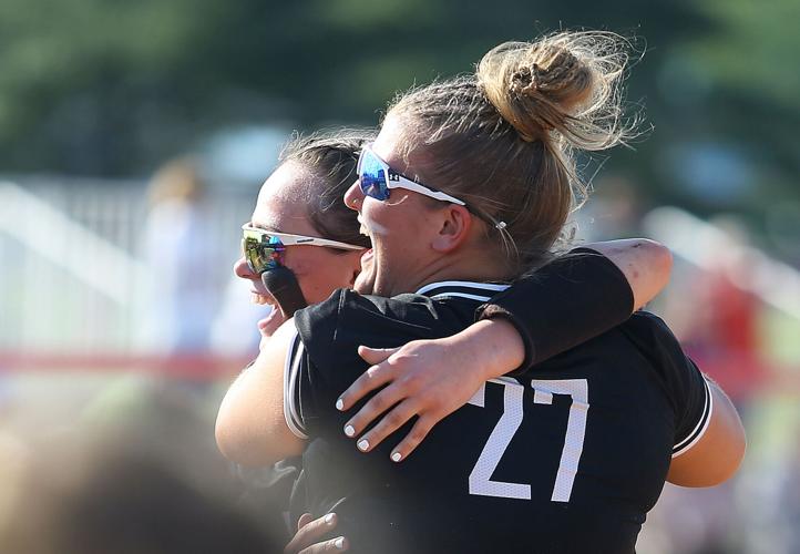 Western semistate softball champs 02.jpg