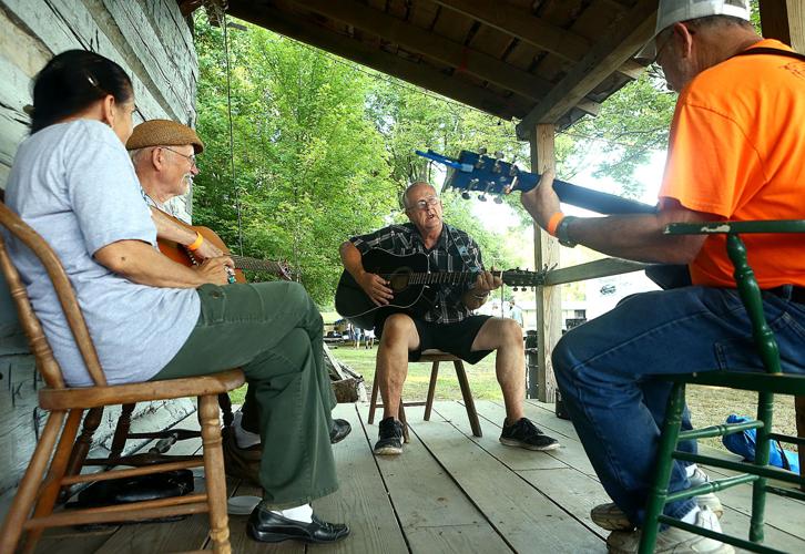 Location, atmosphere draw fans, bands to Winding Creek Bluegrass