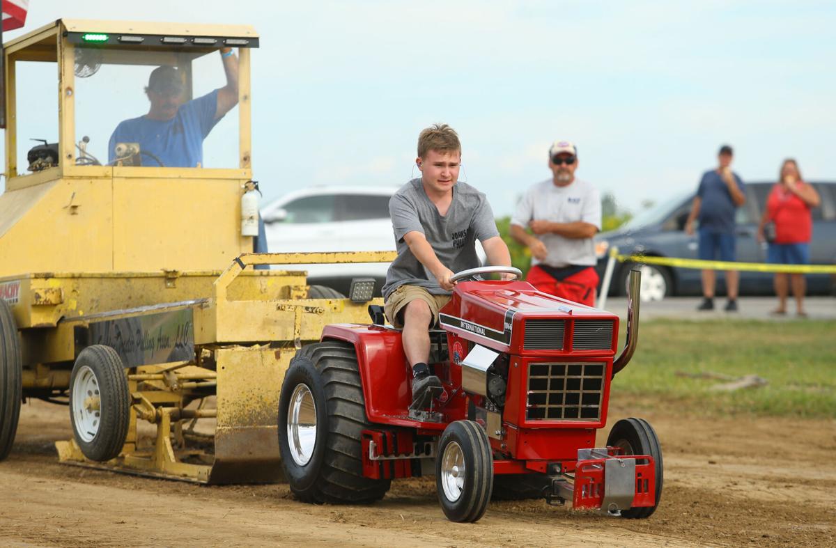 PHOTOS Garden tractor pull benefit Features