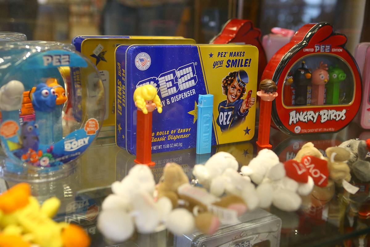 A real 'PEZ Head': Local collector amasses huge array of iconic candy  dispensers News