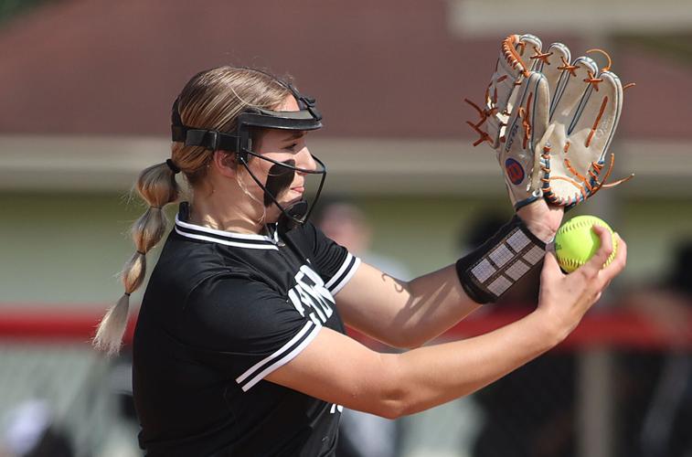 Western semistate softball champs 06.jpg