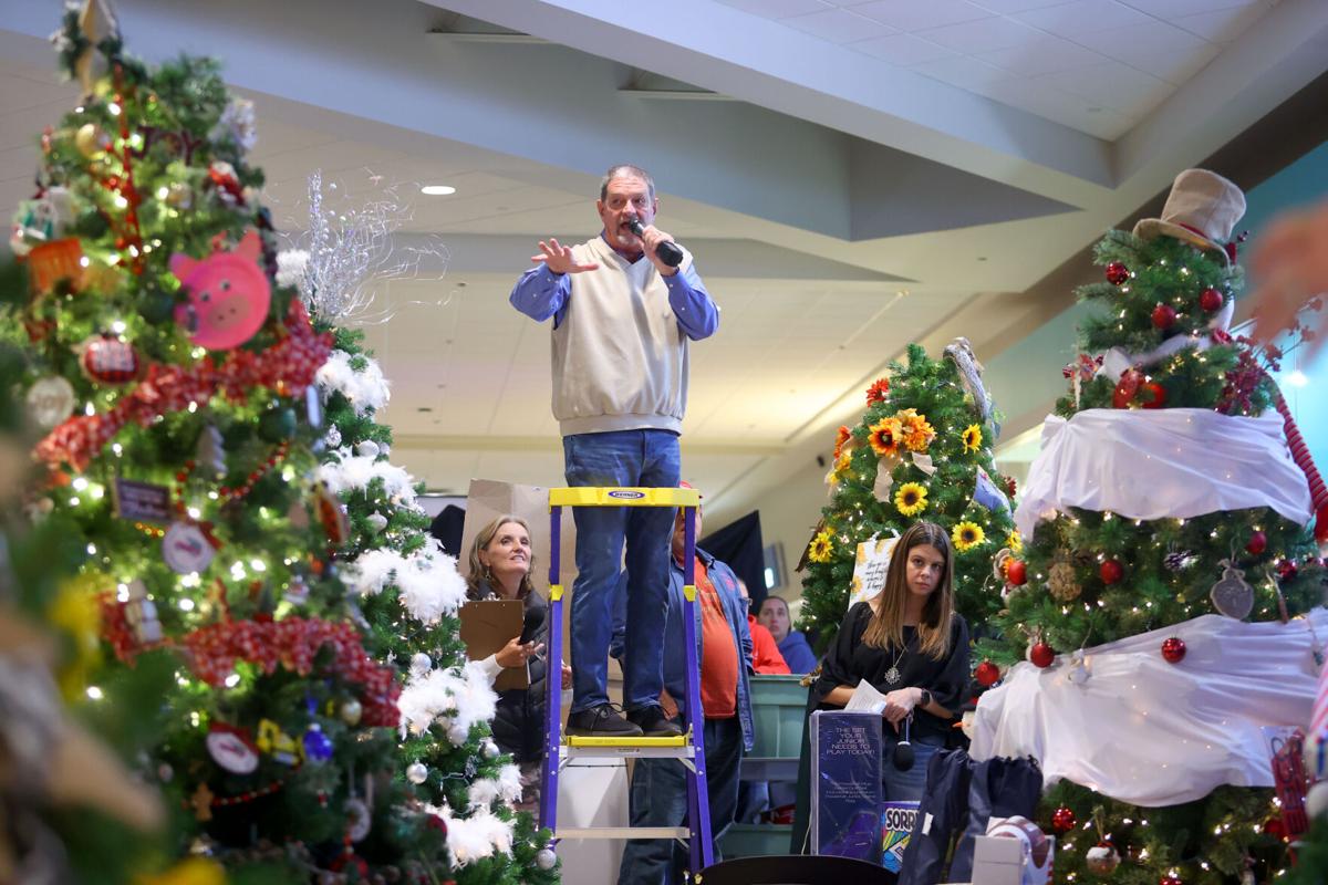 We Care tree auction WEB ONLY 13.JPG