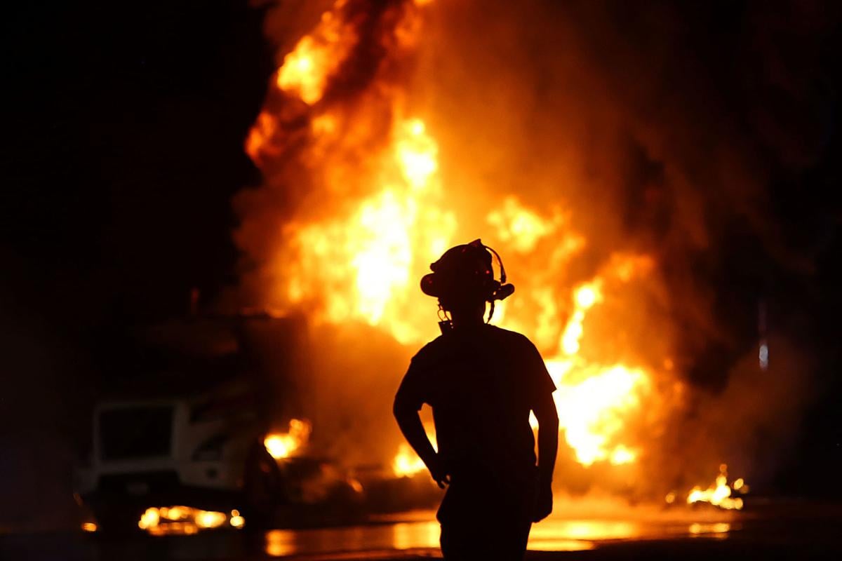 Tanker Fire 10.jpg