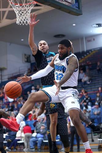 BobKats vs Warriors 19.jpg