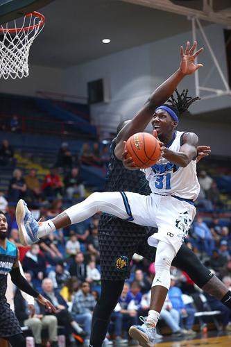 BobKats vs Warriors 42.jpg