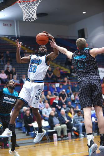 BobKats vs Warriors 44.jpg