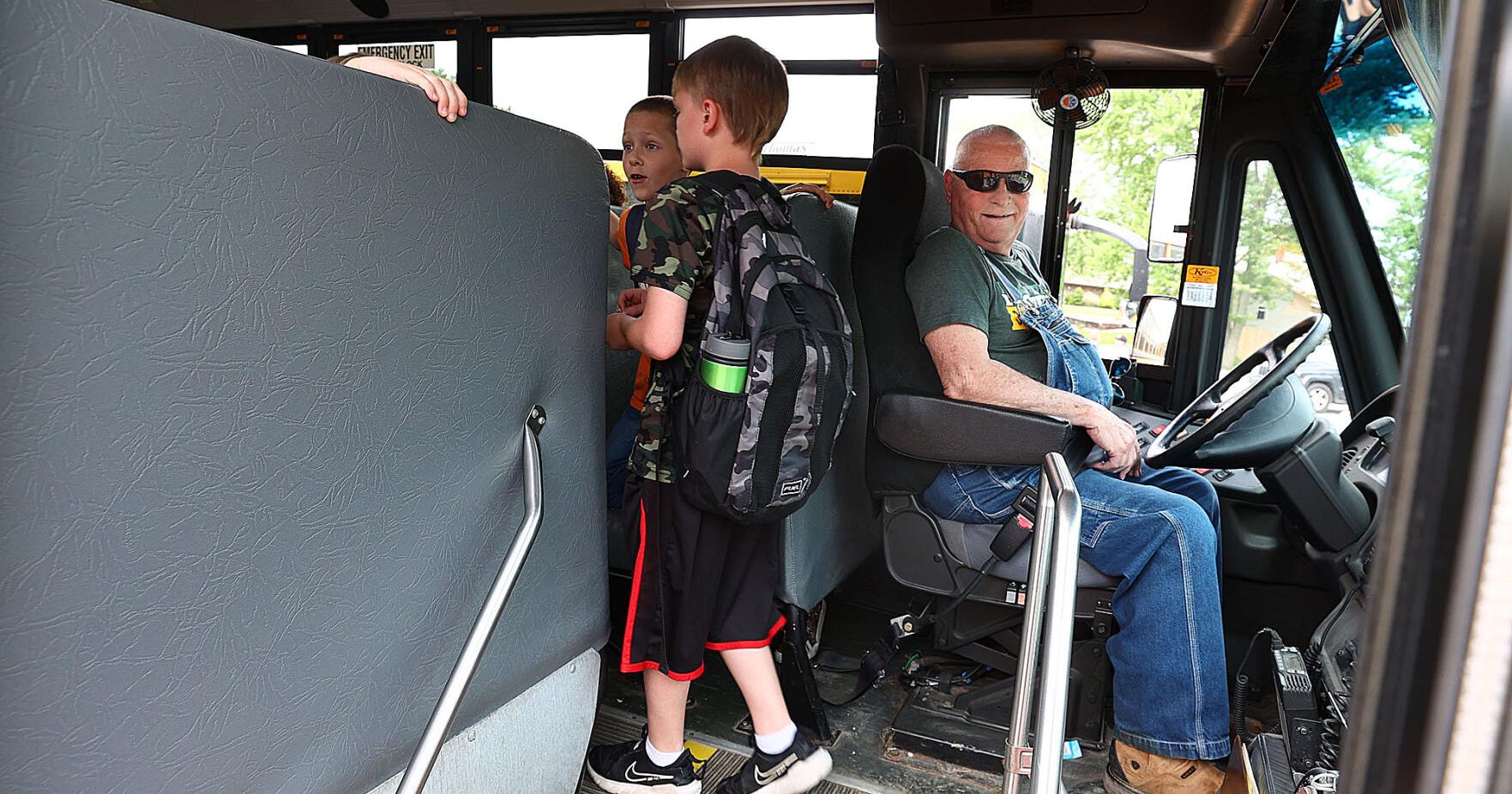 Eastern bus driver logs 50 years behind the wheel - Vimarsana News