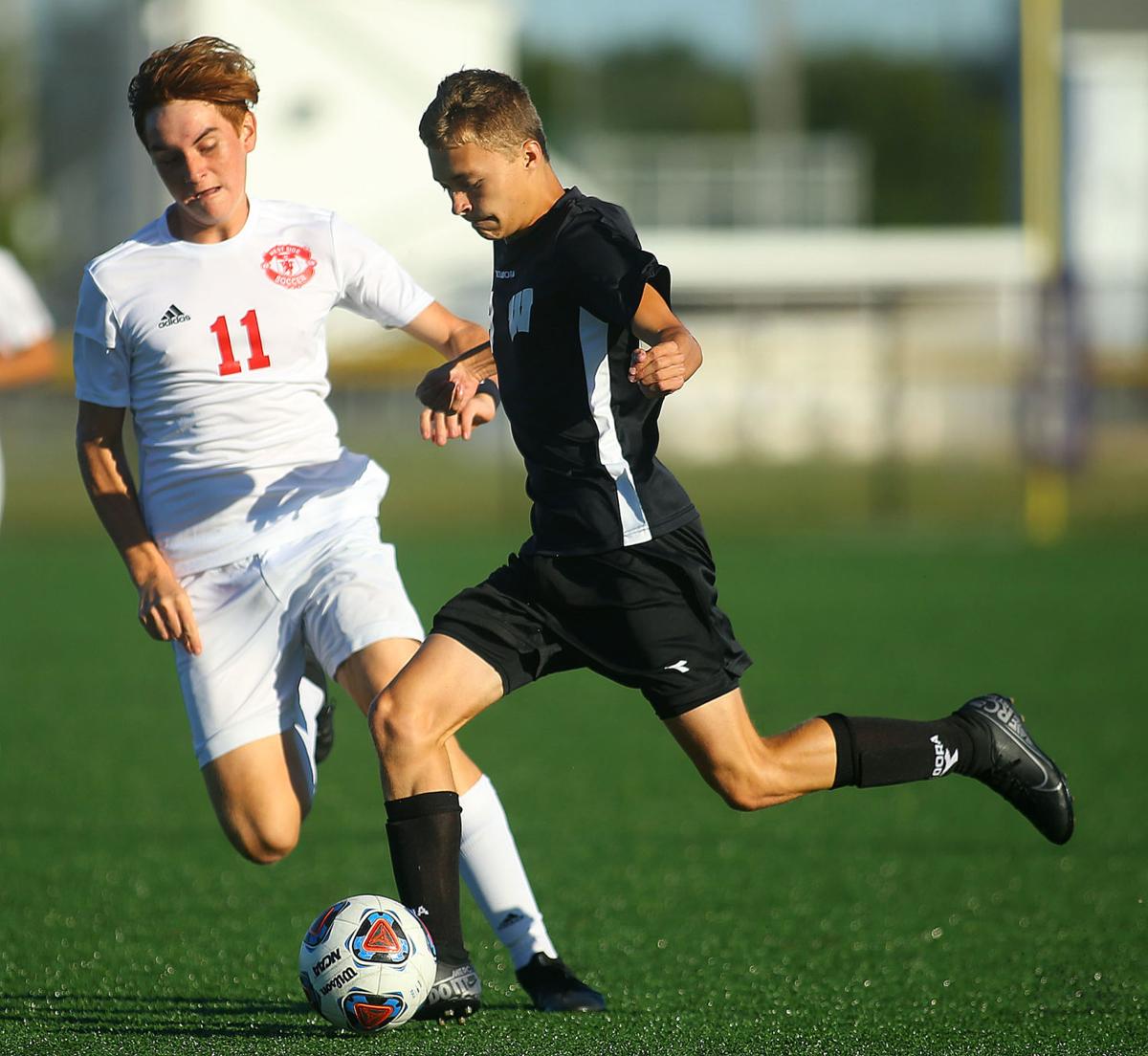 Western vs WL soccer 01.jpg