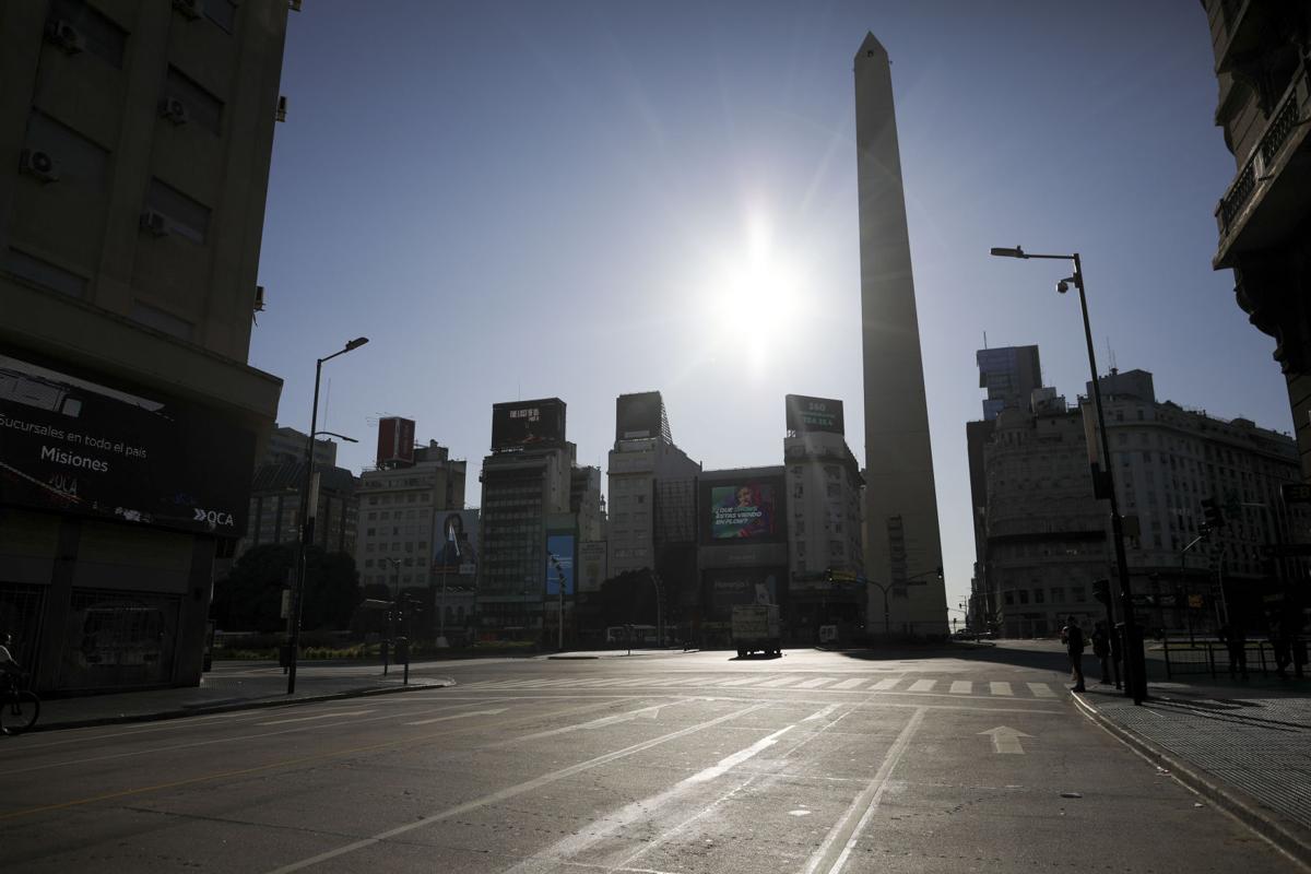 Virus Outbreak Empty Landmarks Photo Gallery