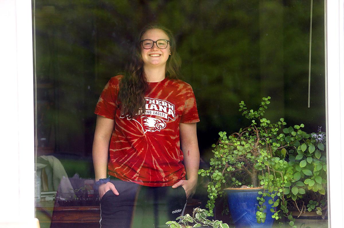 Senior-Anna Betz.jpg